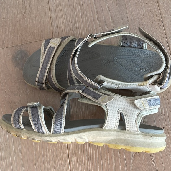 Size 6 Ecco Sandals. Gently used - Picture 3 of 3